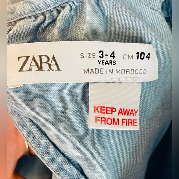 ✨SOLD✨ Zara denim girls dress - Picture 3 of 3